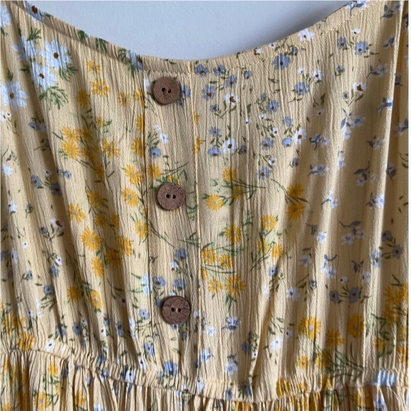 Pretty Yellow Maxi dress with Flowers - Picture 7 of 9